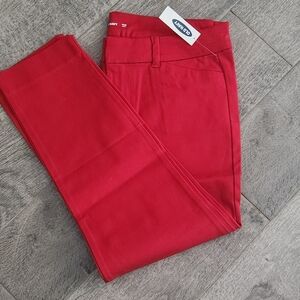 Brand new with tag red Old Navy Petote Pixie Ankle pants.